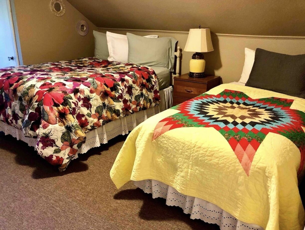 2 bedrooms, iron/ironing board, free WiFi, bed sheets