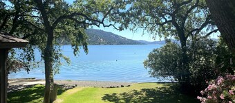 Large Group Property directly on the Lake!