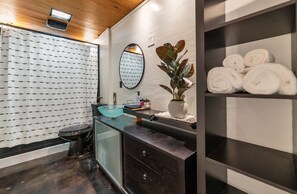Shower, hair dryer, towels, soap - Hiker's Paradise • Mountain Views • Location! Location! Location! (phoenix)