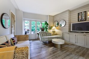 Interior - COACH HOUSE (Woking)