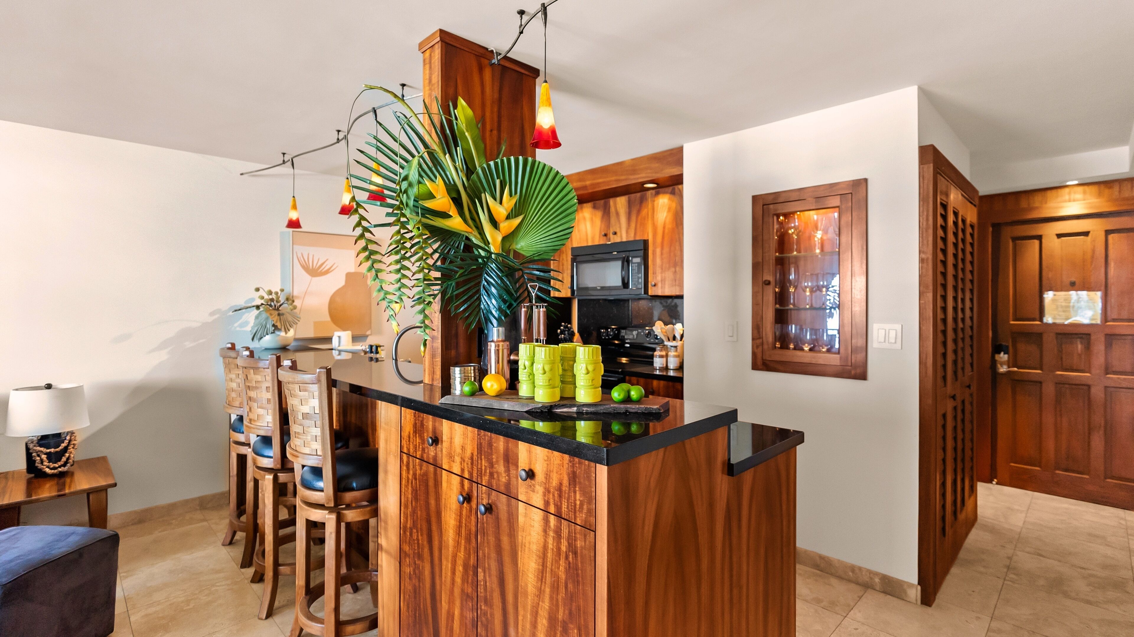 Fridge, oven, stovetop, coffee/tea maker