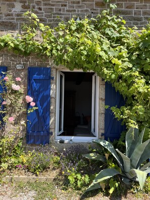 تفاصيل الفندق من الخارج