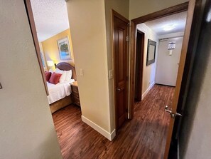 2 間睡房、熨斗/熨衫板、免費 Wi-Fi、床單