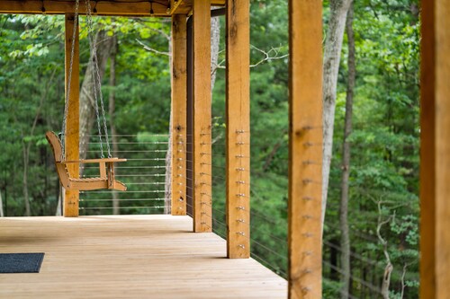 Private Cabin in the woods w/ firepit right next to Shenandoah River