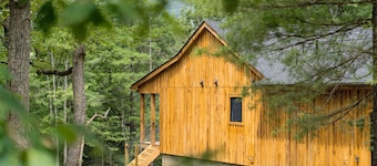 Private Cabin in the woods w/ firepit right next to Shenandoah River