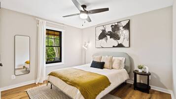 3 slaapkamers, een strijkplank/strijkijzer, reisbedje, gratis wifi