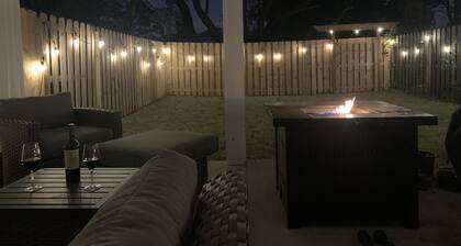 Spacious 4 bedroom townhome short bike ride from the beach