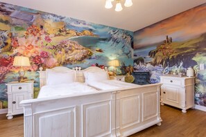 Cornish Room | Egyptian cotton sheets, premium bedding, in-room safe