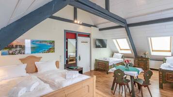 Familienapartment | Bettwäsche aus ägyptischer Baumwolle, hochwertige Bettwaren, Zimmersafe