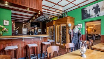 Bar (in der Unterkunft)