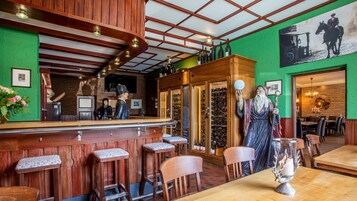 Bar (en la propiedad)