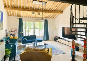 Télévision, jeux vidéo, livres, imprimantes