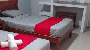 Basic Double or Twin Room | Iron/ironing board (on request), WiFi (free), bed sheets - HOTEL MCH (Veracruz)