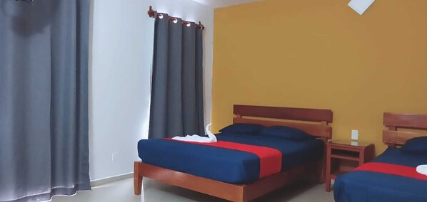 Silitysrauta/-lauta, ilmainen Wi-Fi, vuodevaatteet