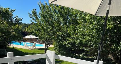 Entire Cosy cottage with pool idyllic location close to Aubeterre AMAZING VALUE!