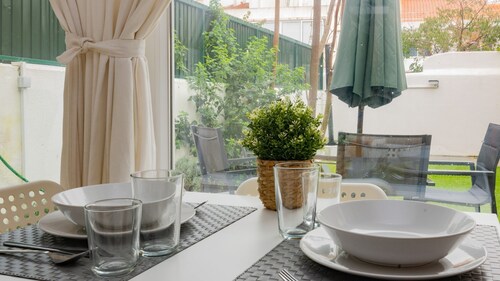 Lovely & Bright Family Flat W/ Patio