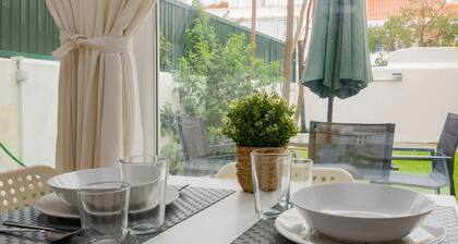 Lovely & Bright Family Flat W/ Patio