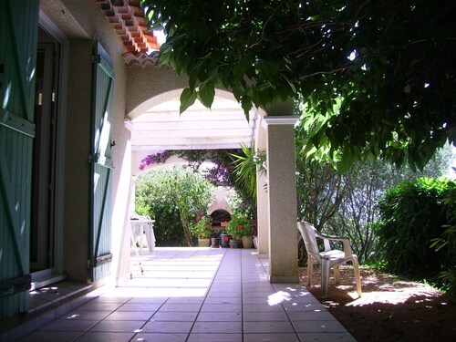 Absolutely quiet villa in the countryside 15 minutes from the beach