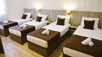 Deluxe Quintuple Room | Free WiFi