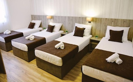 Deluxe Quintuple Room | Free WiFi