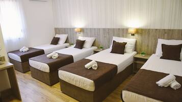 Deluxe Quadruple Room | Kostenloses WLAN