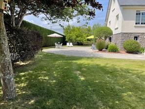 Terrace/patio - 🌊 Near the sea, private courtyard and large enclosed garden 🌲 2 to 5 persons (Reville)