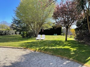 Property grounds - 🌊 Near the sea, private courtyard and large enclosed garden 🌲 2 to 5 persons (Reville)