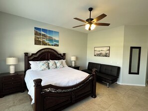 3 bedrooms, desk, iron/ironing board, free WiFi - Water/Golf Course Backyard | Heated Pool Included in Price | Modern 3 bedroom (Chandler)