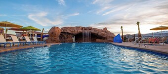Arcadia 65 | Sleeps 35 * Eight Arcades * Private Hot Tub