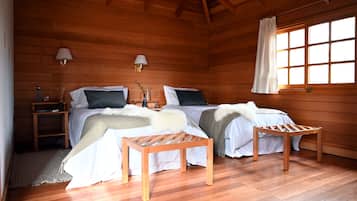 Deluxe Twin kamer | Luxe beddengoed, een kluis op de kamer, individueel gedecoreerd
