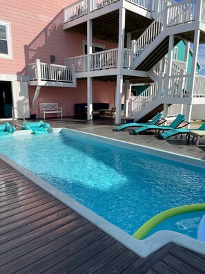 Piscina all'aperto, una piscina riscaldata