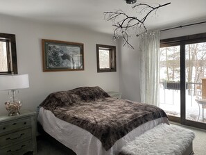 4 bedrooms, iron/ironing board, travel cot, WiFi