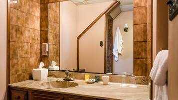 Douche, sèche-cheveux