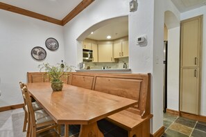 Villa, 1 Bedroom | Dining