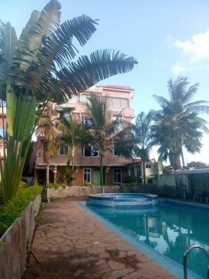 Appartement, 2 grands lits | Piscine