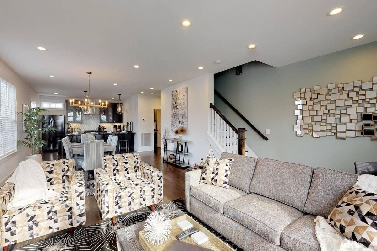 Nashville Bliss: Ensuite Rooms, Garage & More!
