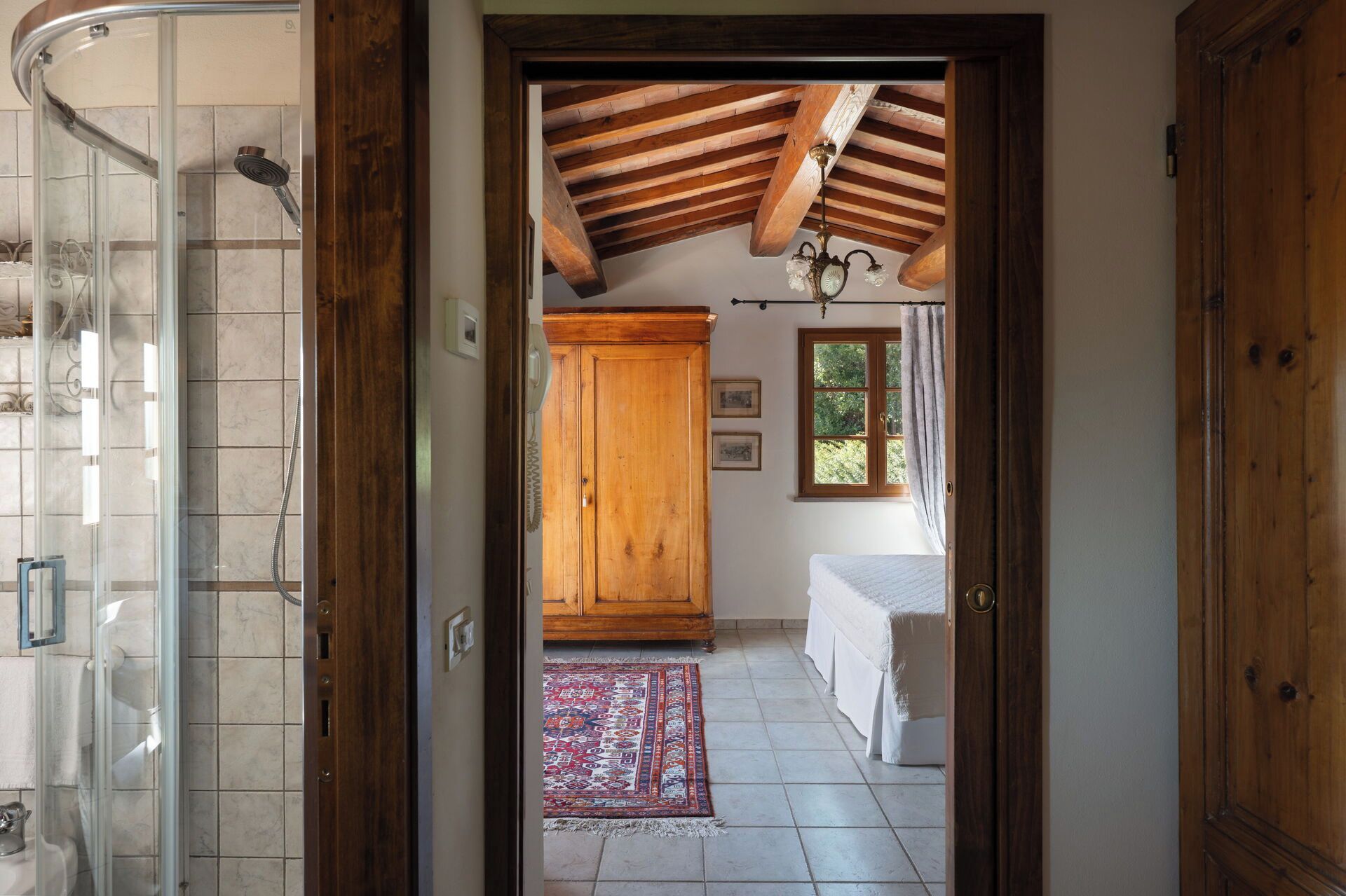 Autumn, Bathroom, Spring, Summer