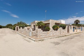 Villa, Smoking - 937 Riva del Conte in Riva Degli Angeli (Porto Cesareo)
