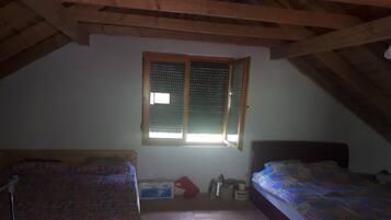 Casa | 2 dormitorios, tabla de planchar con plancha, wifi gratis y ropa de cama