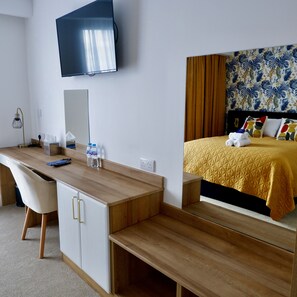 7 bedrooms, WiFi, bed sheets - 7 Bedroom Stunning Villa with function room and spa. (Lisburn)