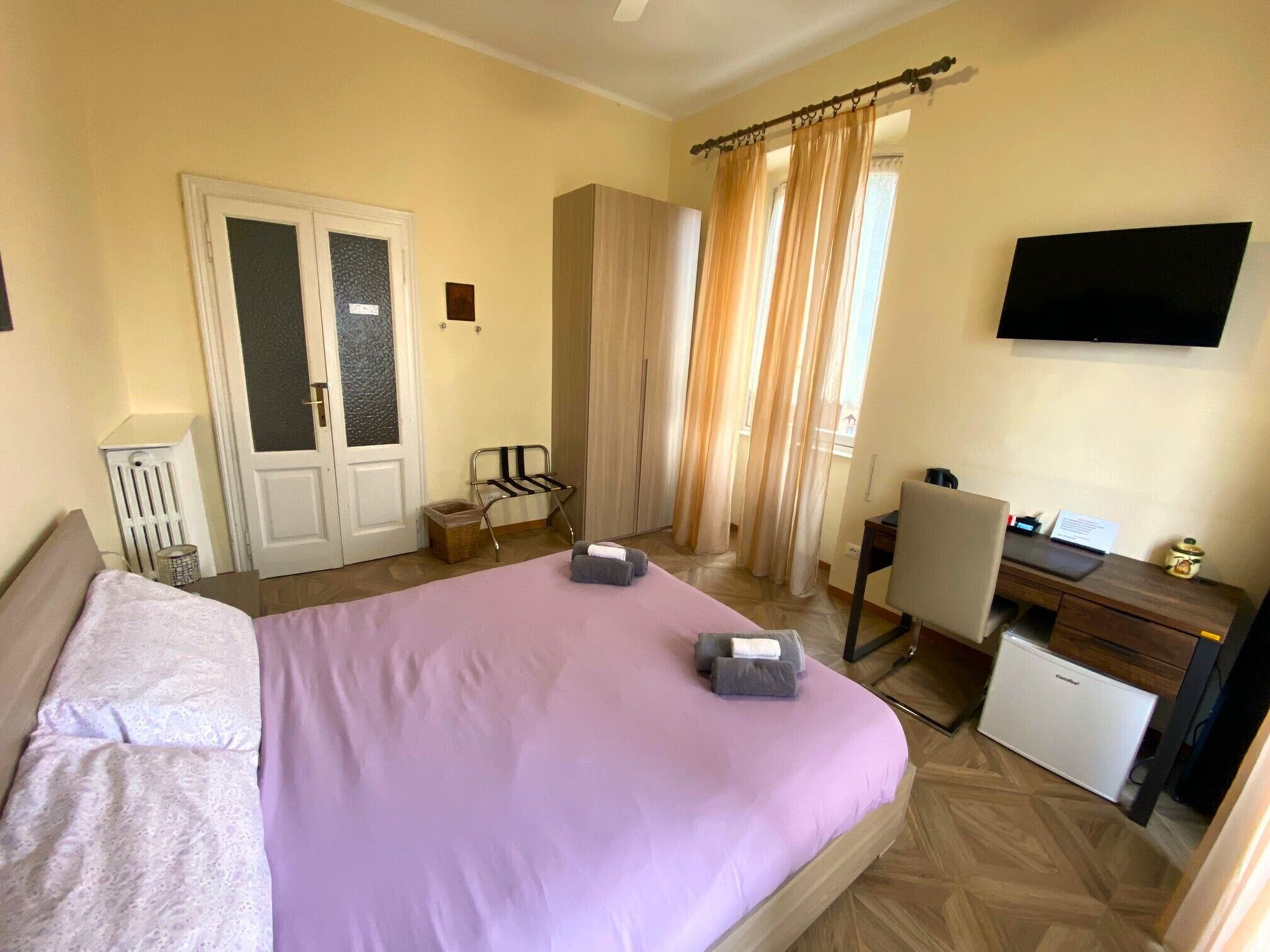 1 habitación, escritorio, wifi gratis y ropa de cama 