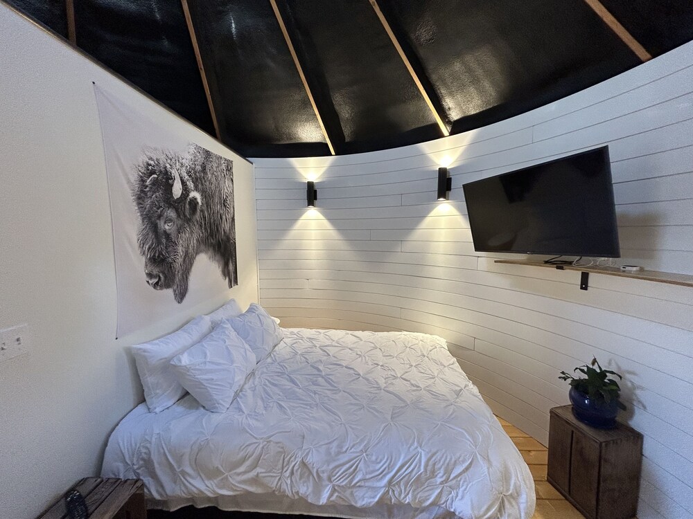 SILO TINY HOUSE / Hot Tub Ellensburg Vrbo