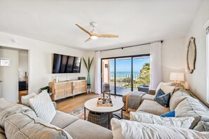 TV connectée, médiathèque, chaîne hi-fi