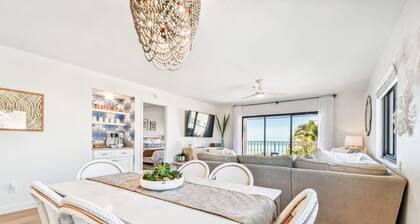 ☀️Renovated 𝐵𝐸𝐴𝐶𝐻𝐹𝑅𝑂𝑁𝑇 condo with RESORT STYLE AMENITIES☀️