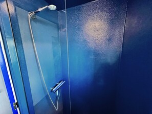Shower, towels