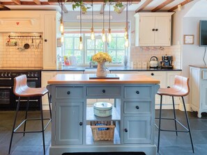 Dishwasher, high chair - 5 bedroom accommodation in Hinstock, near Market Drayton (Hinstock, near Market Drayton)