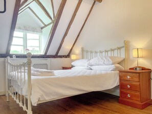 5 bedrooms, free WiFi, bed sheets
