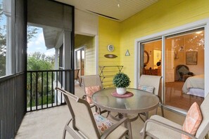 Outdoor dining - Bahama Bay third floor unit close to Disney (Davenport)