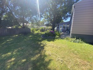 Property grounds - Cozy 1-Bed Home in Highly Desired Neighborhood (South Burlington)