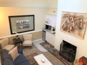 Smart TV, fireplace, books - Just Minutes from Downtown Raleigh (Raleigh)